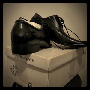 Dress shoes